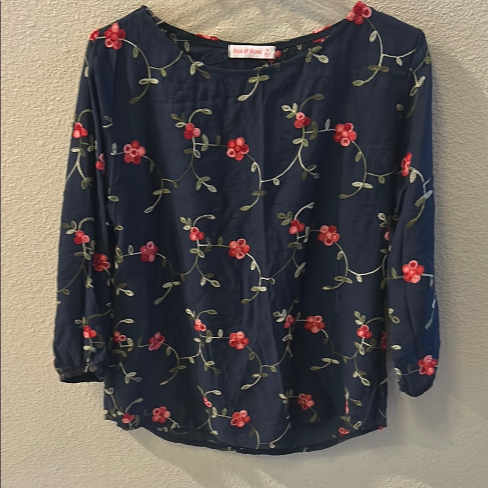 Ana Rose Blue 3/4 Sleeve Floral Blouse with Rounded Neckline